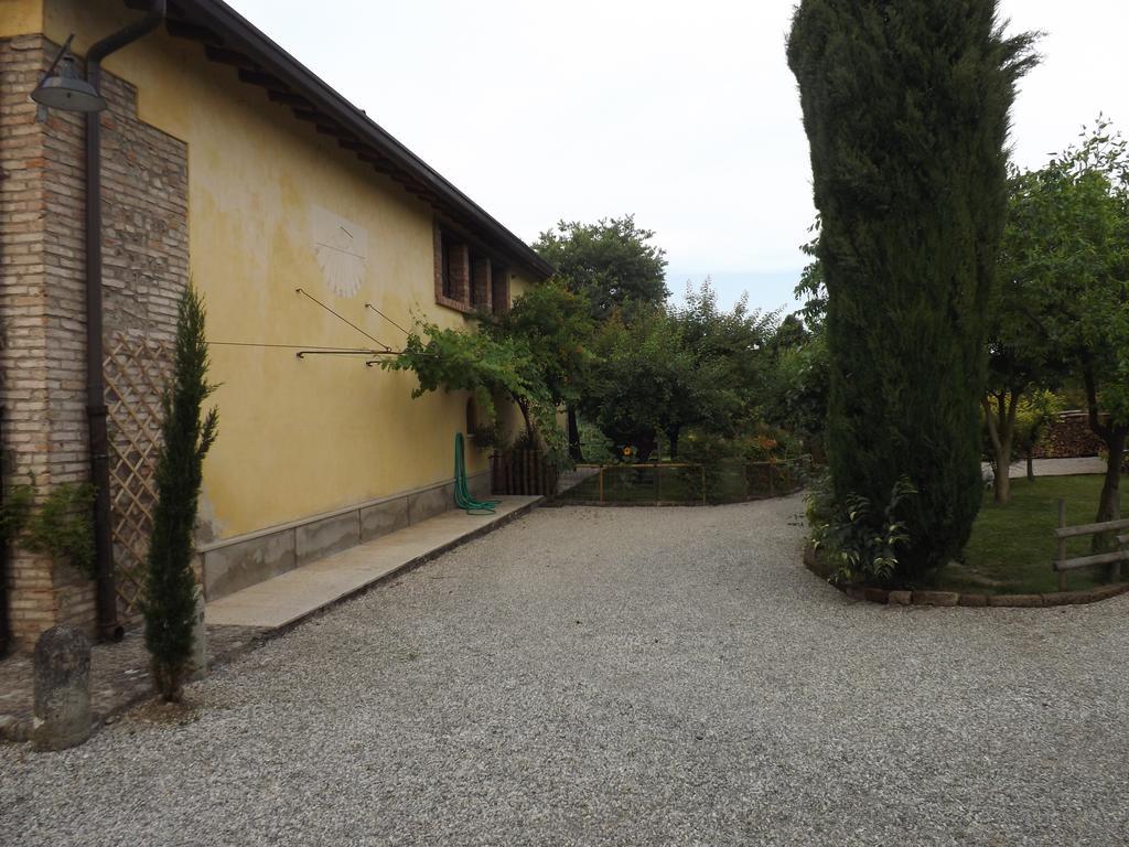 B&B Ai Tre Confini Monzambano Eksteriør bilde
